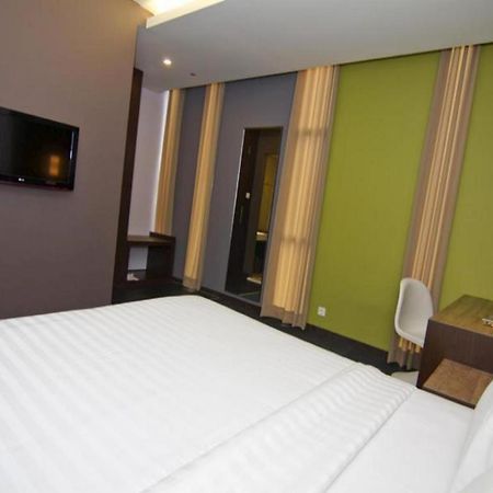 Plan B Hotel Padang (Sumatra) Exterior foto