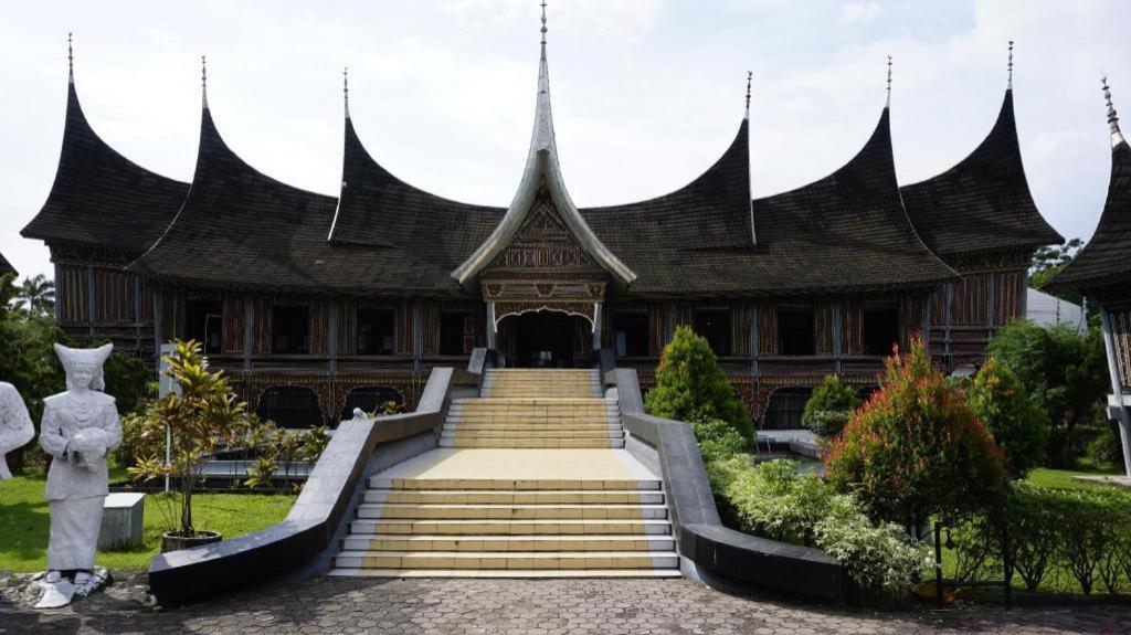 Plan B Hotel Padang (Sumatra) Exterior foto