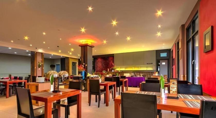 Plan B Hotel Padang (Sumatra) Exterior foto
